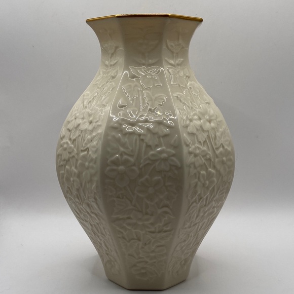 Lenox Other - Vintage Lenox Porcelain Vase With 25K Gold Trim Garden Collection